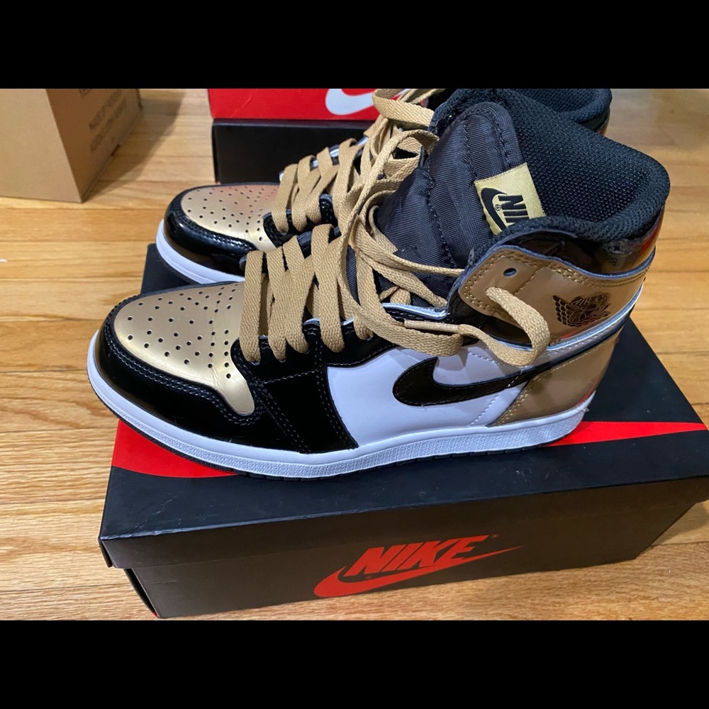 Air jordan 1 gold toe